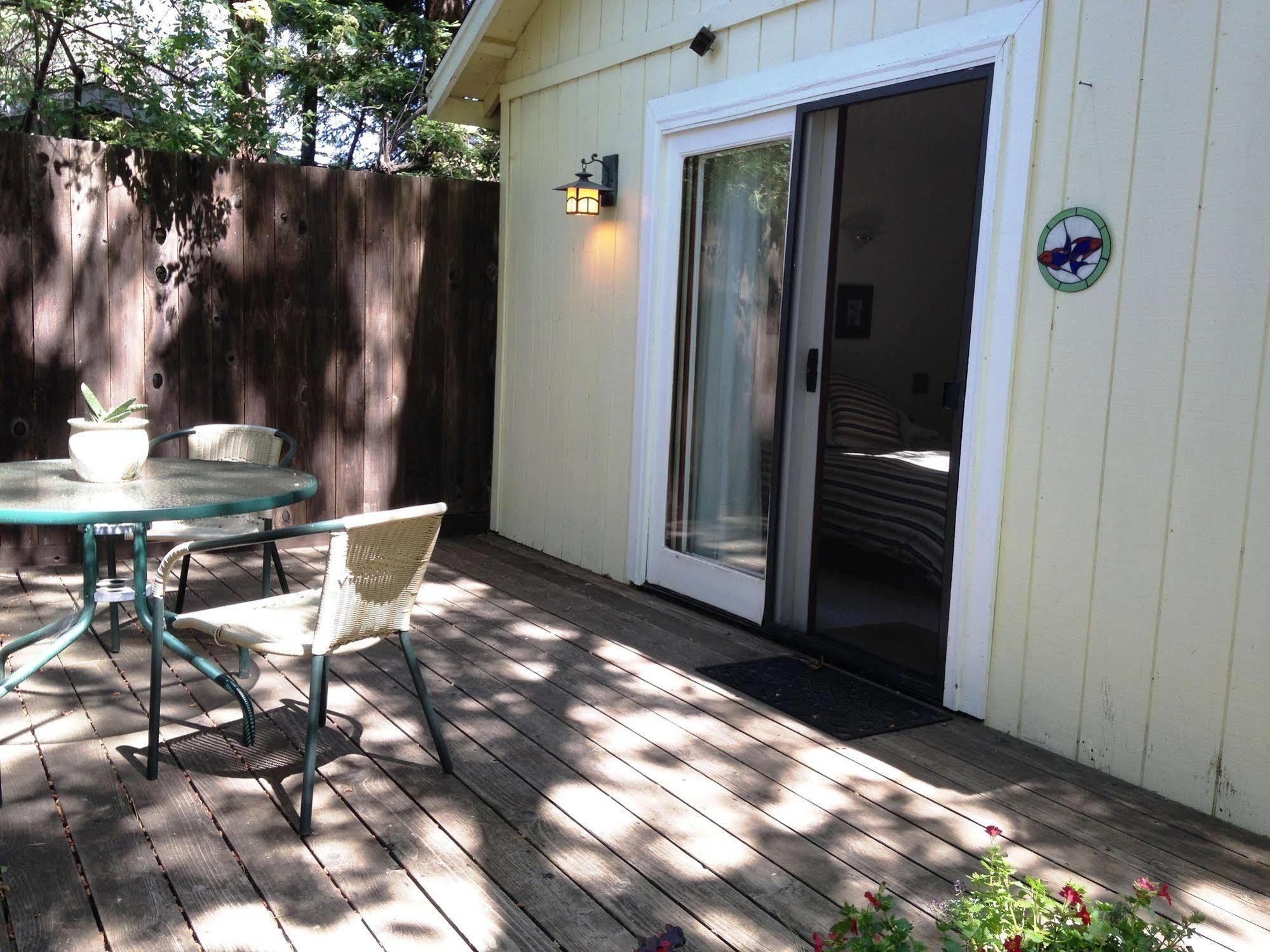 Backyard Garden Oasis Bed & Breakfast Middletown Exterior photo